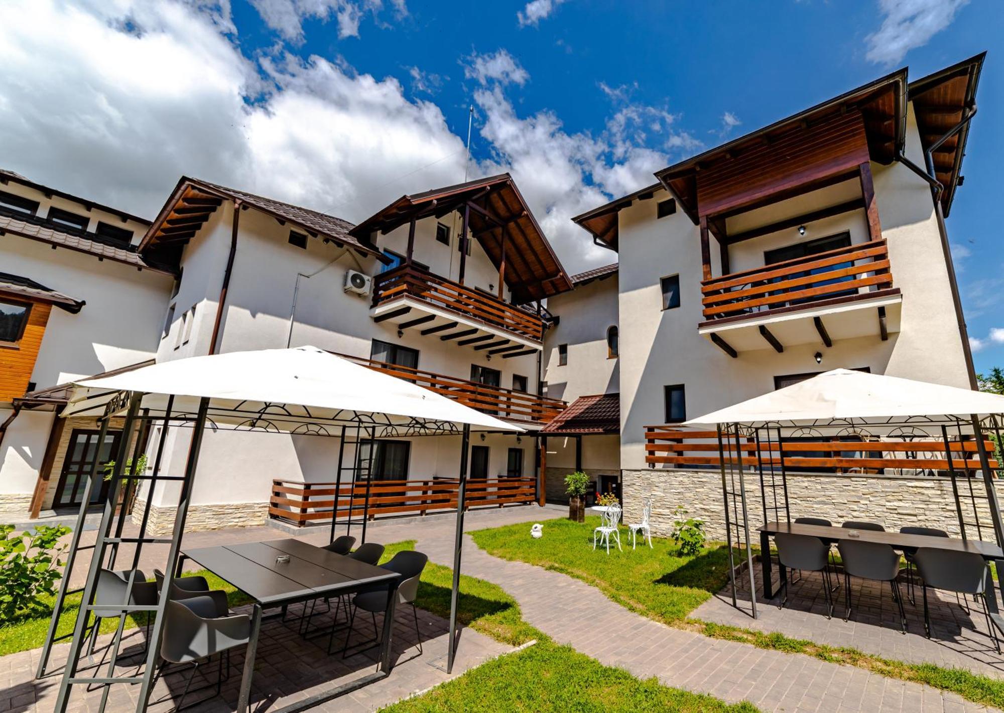 Yael Luxury Apartments 2 Buşteni Exterior foto